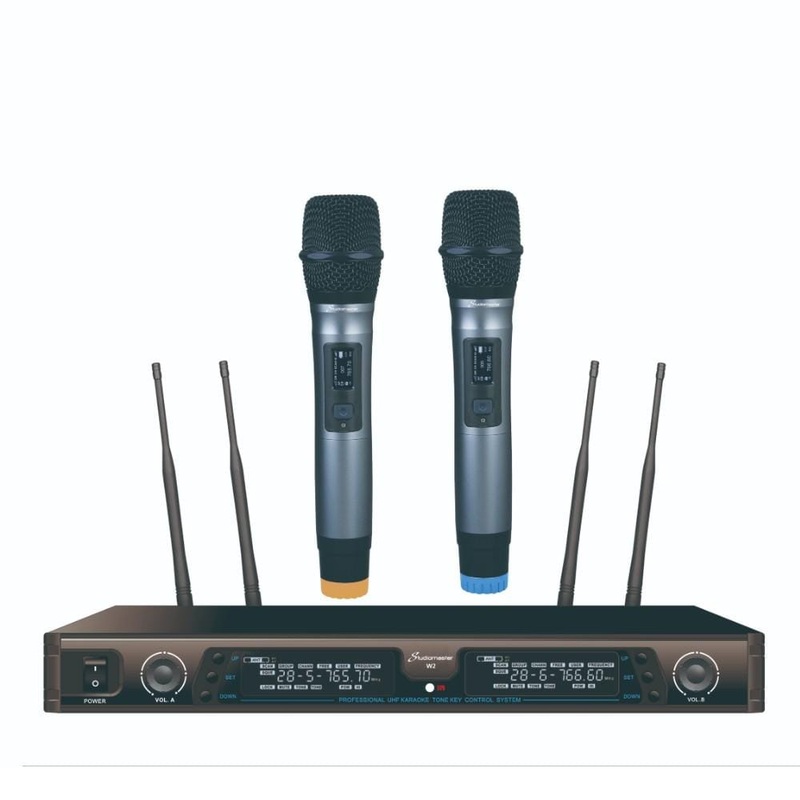 Studiomaster W2 UHF600-999MHz Dual Handheld Wireless Microphone
